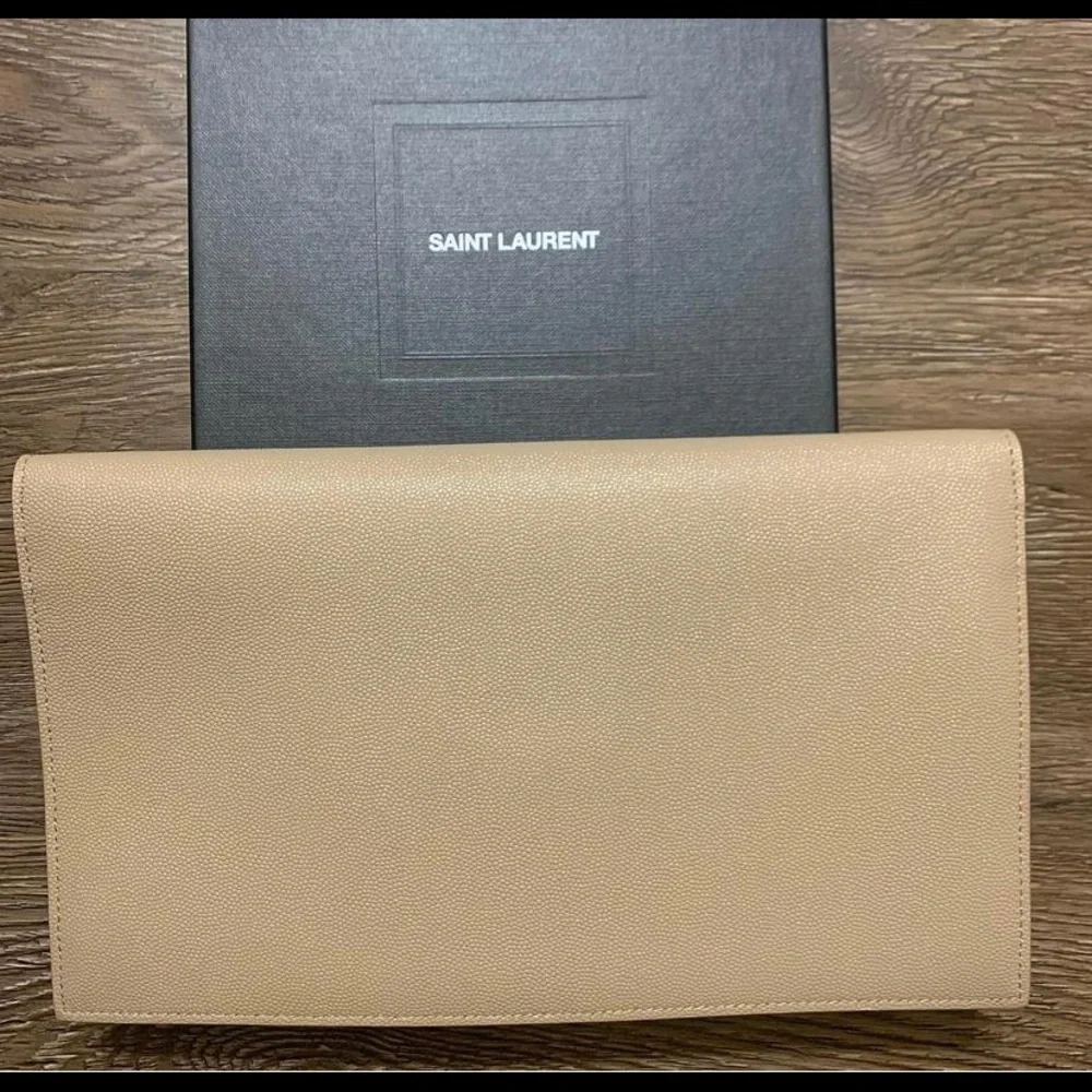 YSL Saint Laurent uptown pouch in beige - Picture 2 of 4